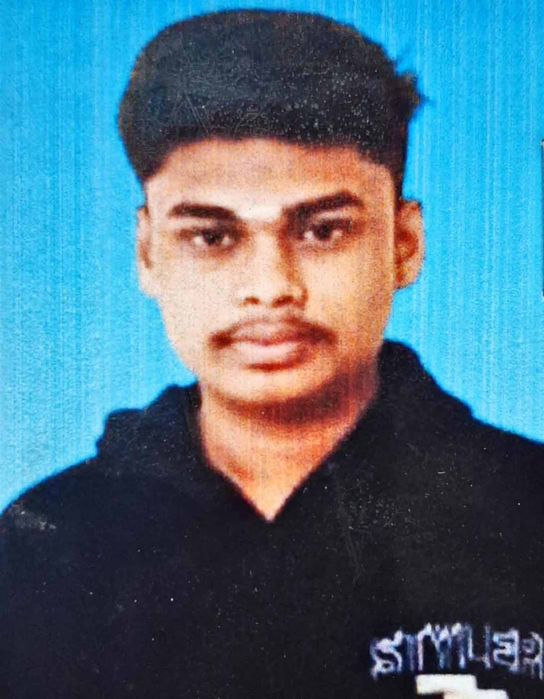 திரு.V.​யுவ​னேஷ் 